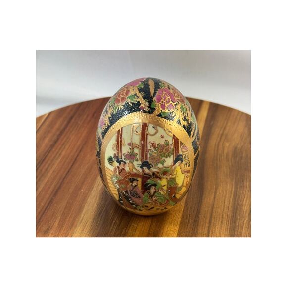 Vintage Hand-Painted Satsuma Egg | Gold Gilt Japanese Porcelain | Geisha Design - Picture 4 of 8